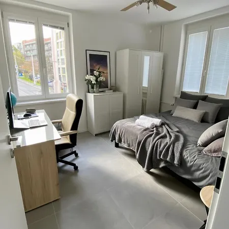 Bratislava, Caste Family Apartment, Private Free Parking, Old Town, Caste View * Bratislava